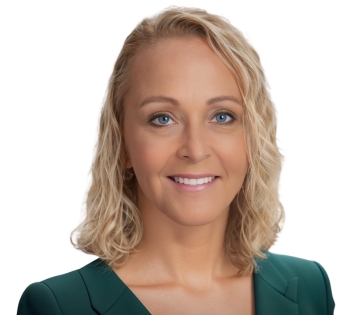 Lisa Tomsak, medical reviewer